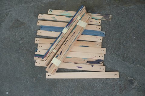 Seidenmalrahmen: Holzstäbe mit 2 Löchern